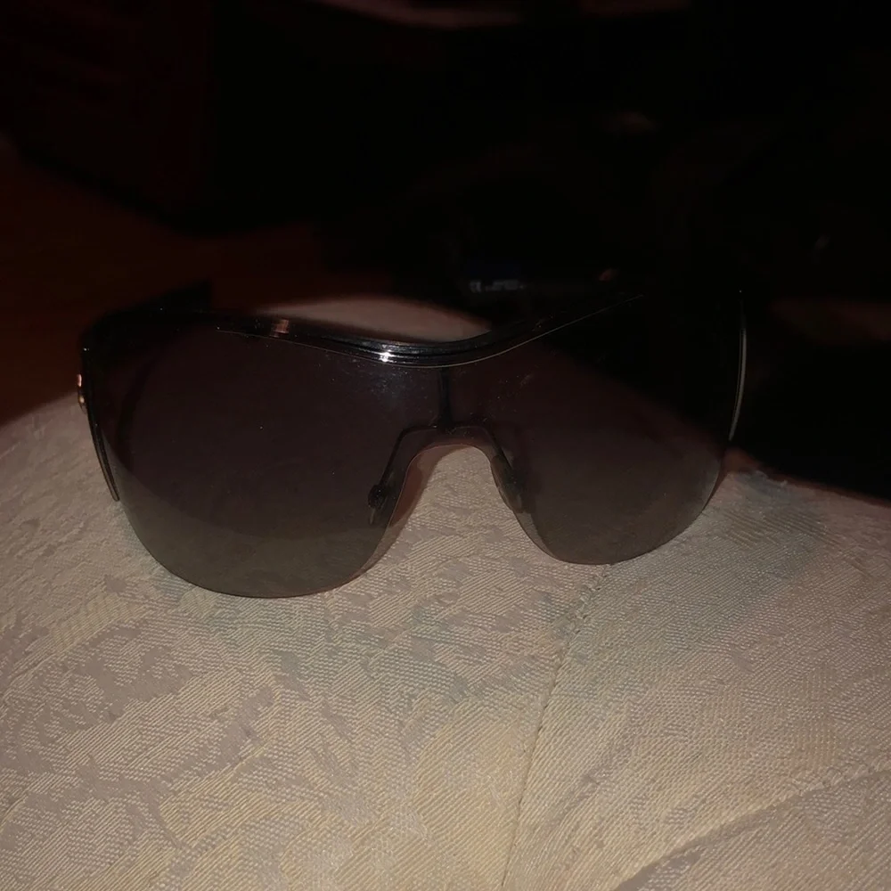 Gucci black Authentic Shield sunglasses black dark  lens  perfect like new